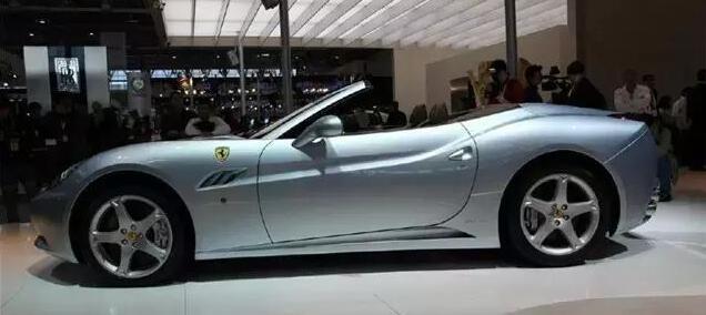 都說手動擋更有樂趣 為何超跑不用手動擋?